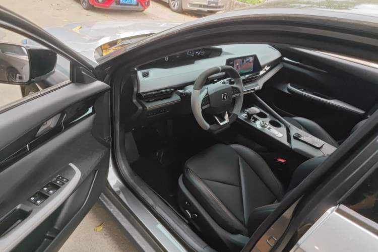 Used CHANGAN UNI-V 2022 1.5T Prestige Version Driver Seat