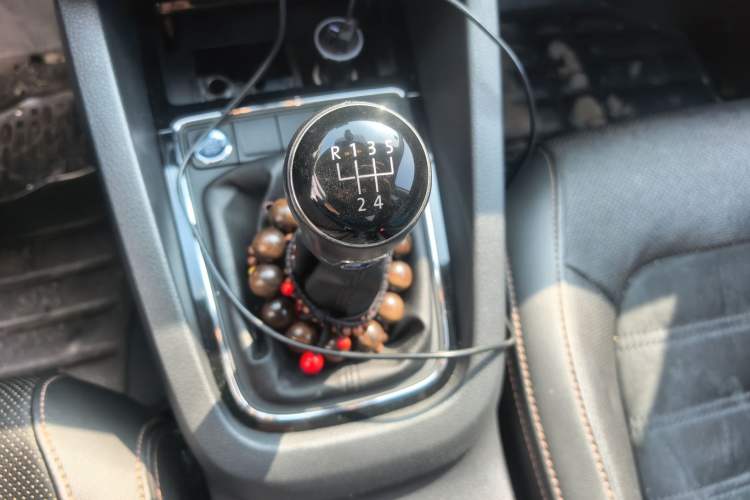 Used Volkswagen Sagitar 2015 230TSI Manual Luxury Edition
