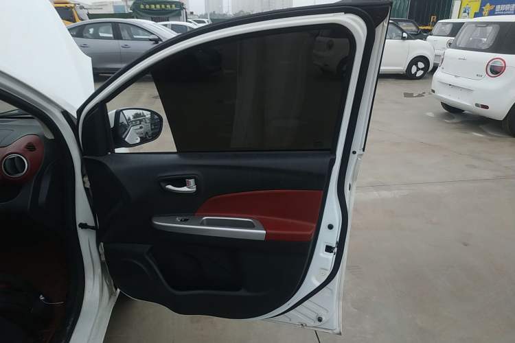 Used Changan Benni 2015 1.4L IMT Luxury Version China IV Standard