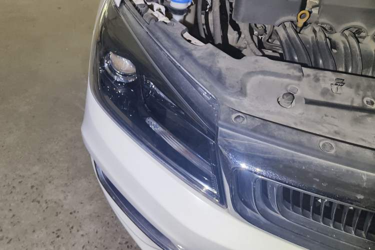 Used Geely Auto Emgrand 2019 Leading Edition 1.5L CVT Luxury Model China VI Standard Right Front Headlight