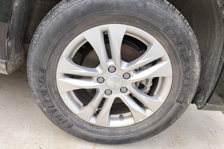 Used Haval M6 2019 1.5T DCT Two-Wheel Drive Value Edition China VI Standard Right Front Wheel Hub