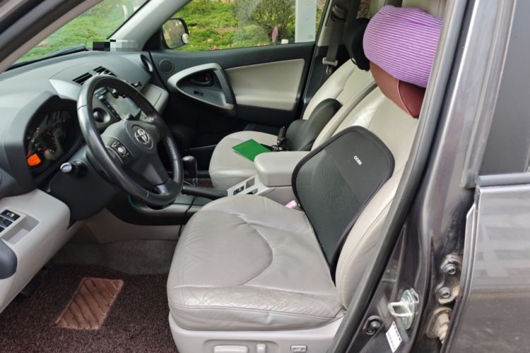 Used Toyota RAV4 2011 2.0L Automatic Luxury Edition
