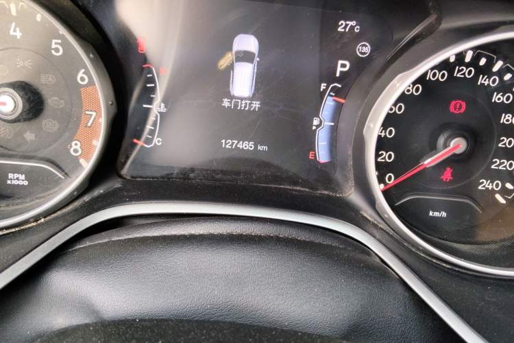 Used Jeep Compass 2017 200T Automatic Family Edition Odometer Close Up