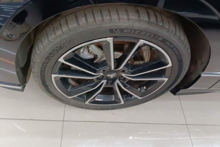 Used VOYAH PASSION 2024 PHEV Four-Wheel Drive Ultra-Long Range Flagship Model