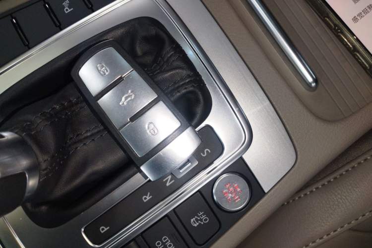 Used Volkswagen Magotan 2015 Facelift 1.8TSI Luxury Model Vehicle Key