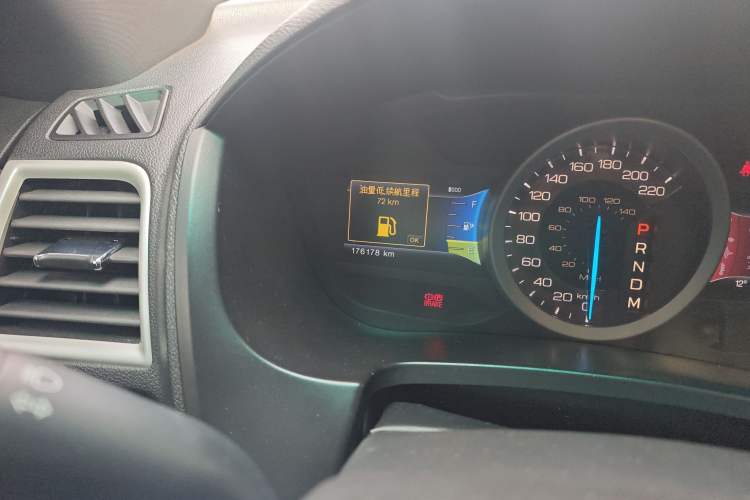 Used Ford Explorer 2013 3.5L Deluxe Model
