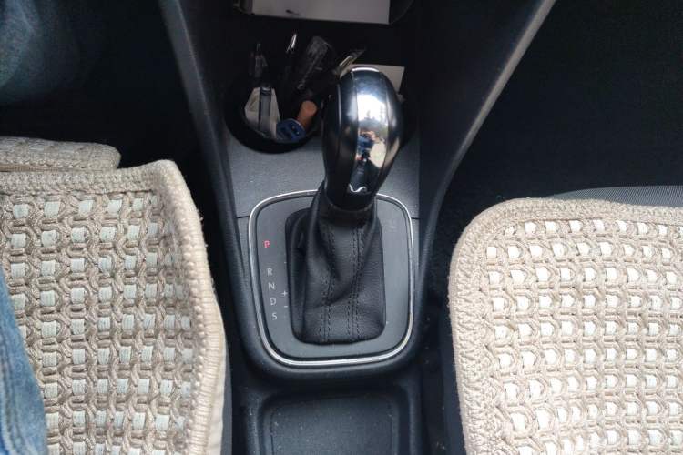 Used Volkswagen Polo 2014 1.6L Automatic Comfort Edition
