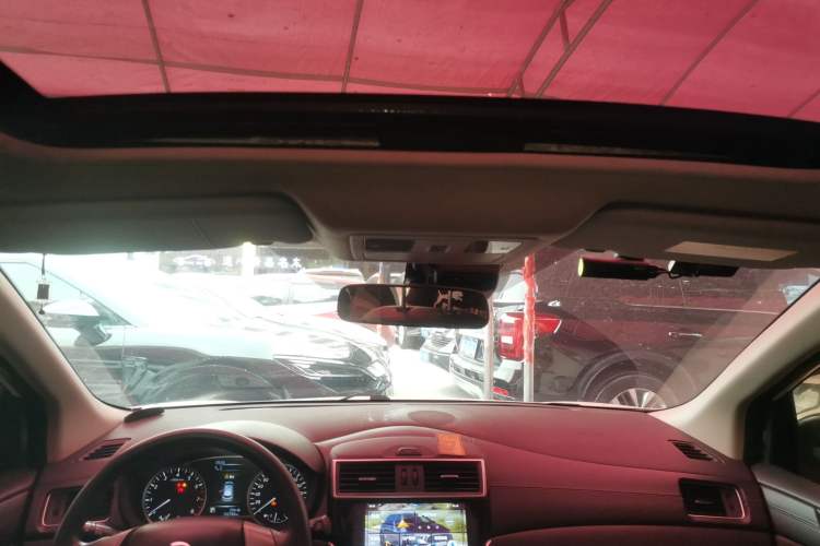 Used Nissan Tiida 2019 1.6L CVT Smart Drive Version China VI Standard Headliner