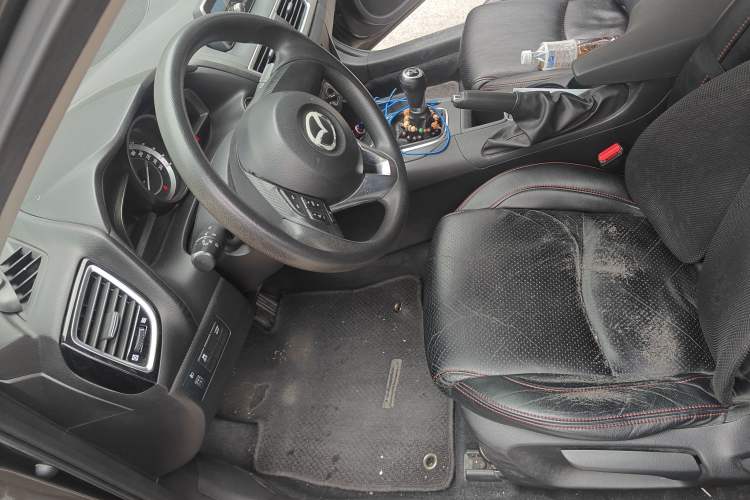 Used Mazda 3 Axela 2014 Sedan 1.5L Manual Comfort Model
