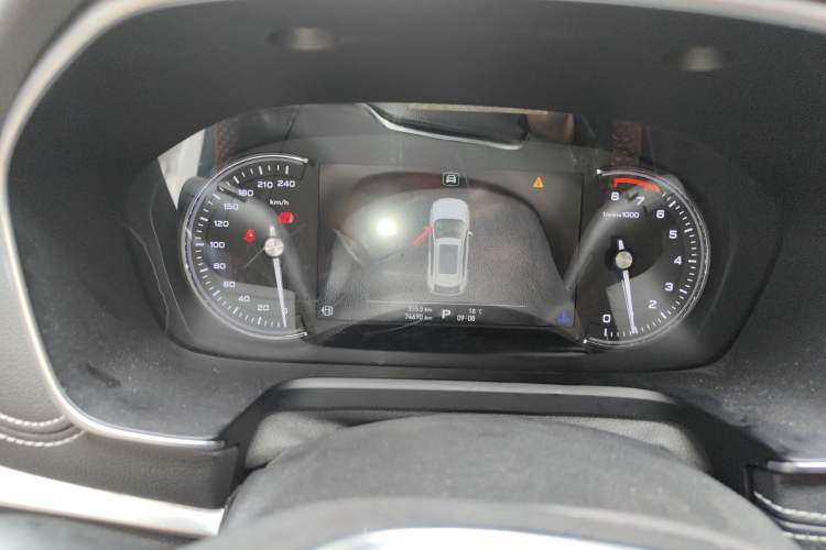 Used Roewe RX5 2017 20T Two-Wheel Drive Automatic Internet Elite Edition Instrument Cluster