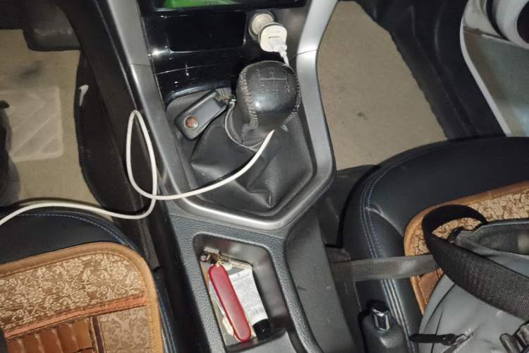 Used Venucia T70 2016 1.6L Manual Ruixing Edition Gear Lever