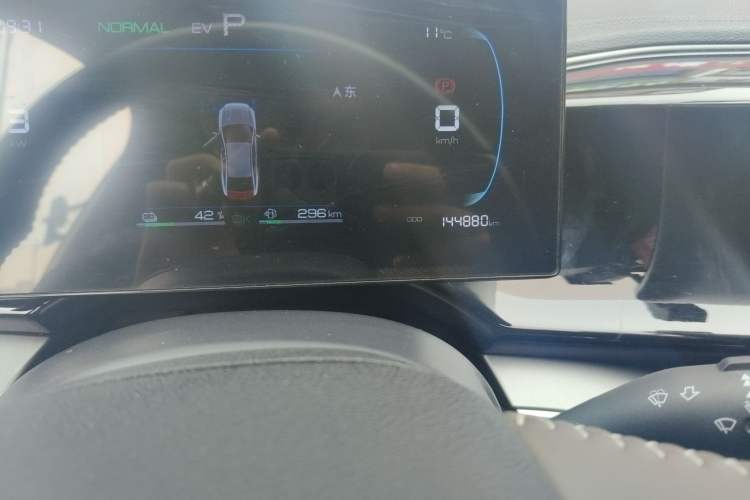 Used BYD Qin PLUS 2024 HONOR Edition DM-i 120KM Leading Model Odometer Close Up