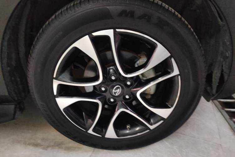 Used Soueast DX7 2015 1.5T Automatic Prestige Model Right Front Wheel Hub