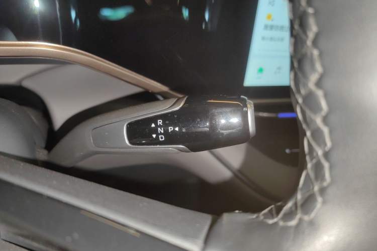 Used Hongqi EH7 2024 760 Pro+ Four-Wheel Drive Version Gear Lever