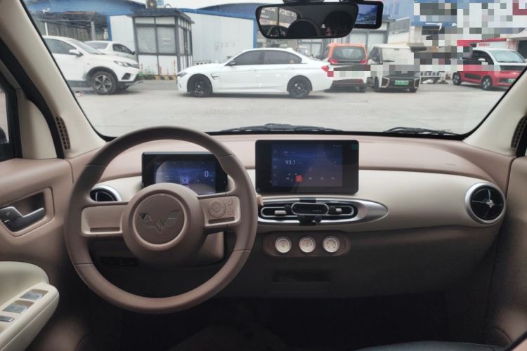 Used Wuling Hongguang MINIEV 2025 Four-Door Version Zhenxiang+ Edition Center Console