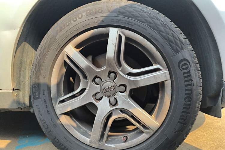 Used Audi Q5 2010 2.0TFSI Technology Edition Right Front Wheel Hub