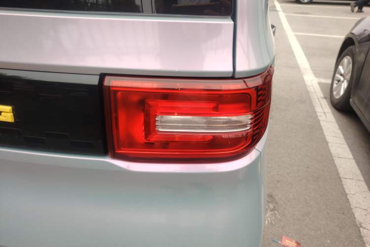 Used Wuling Hongguang MINIEV 2022 Macaron Fashion Model Lithium Iron Phosphate Right Rear Taillight
