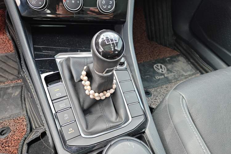 Used Volkswagen Sagitar 2019 200TSI Manual Comfort Version China VI Standard
