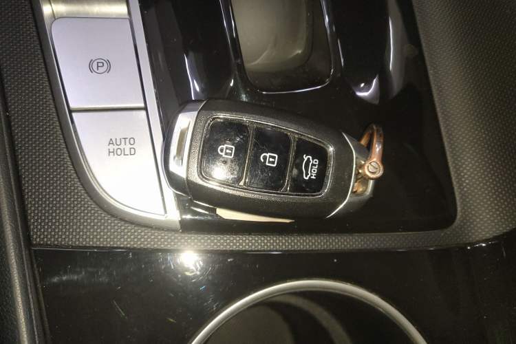 Used Hyundai Elantra 2022 1.5L CVT LUX Prestige Edition