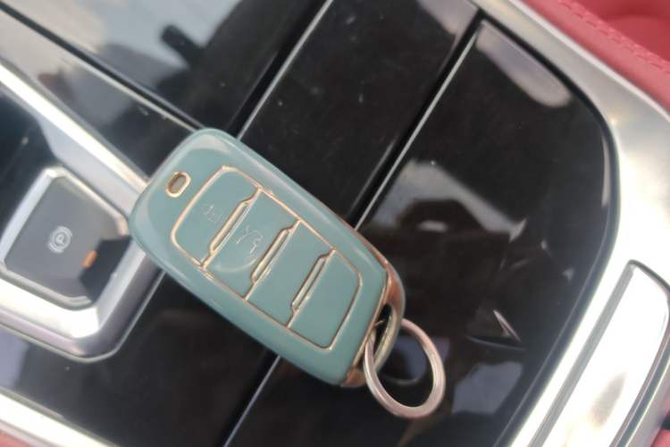 Used Changan CS85 COUPE 2021 1.5T DCT Prestige Model