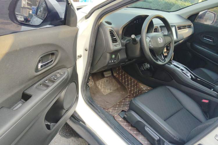 Used Honda Vezel 2020 1.5L CVT Pioneer Edition
