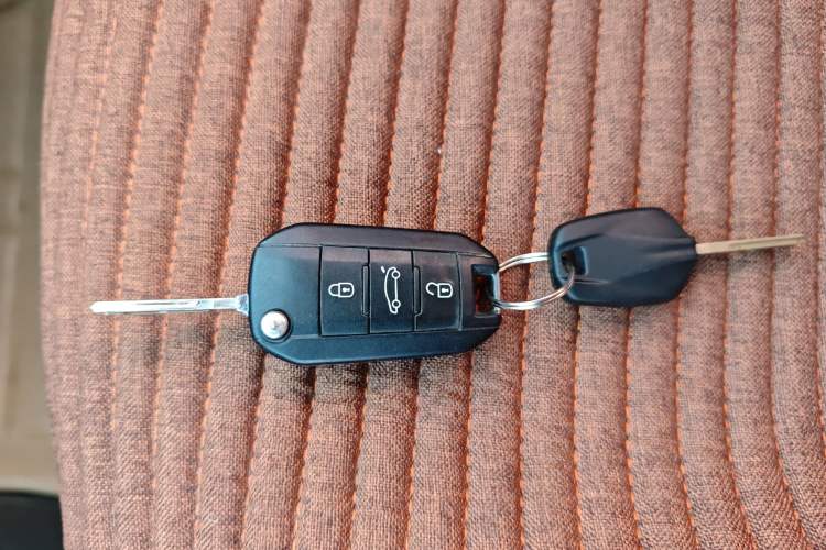 Used Citroen Elysee 2015 Zhishang Edition 1.6L Manual Fashion Model
