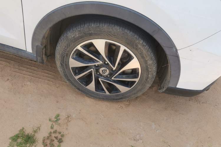 Used CHANGAN OSHAN A800 2017 1.5T Manual Luxury Model Right Front Wheel Hub