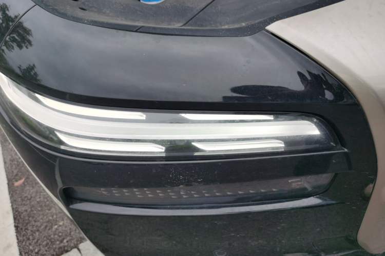 Used VOYAH Lantu Chiguang L 2026 Four-Wheel-Drive Ultra Right Front Headlight