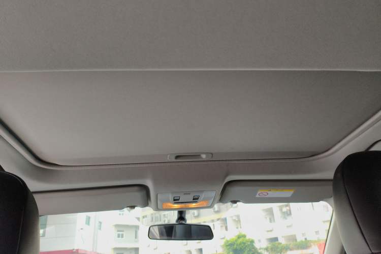 Used Toyota RAV4 2019 2.0L CVT Two-Wheel Drive Luxury Version China VI Standard