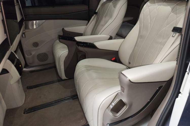 Used Denza D9 2022 DM-i 970 Four-Wheel Drive Prestige Model