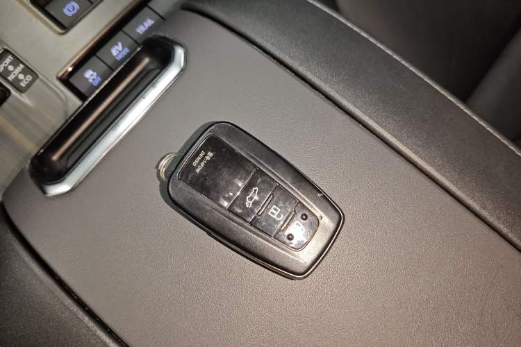 Used Toyota Highlander 2022 Dual-Engine 2.5L Four-Wheel Drive Prestige Version 7 Seats
