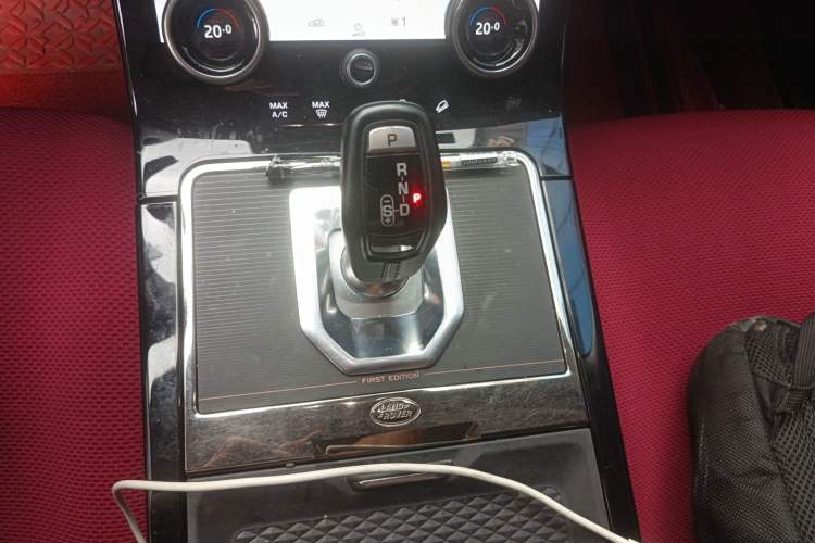 Used Land Rover Range Evoque 2021 Range Rover Velar L 249PS R-Dynamic First Edition Gear Lever