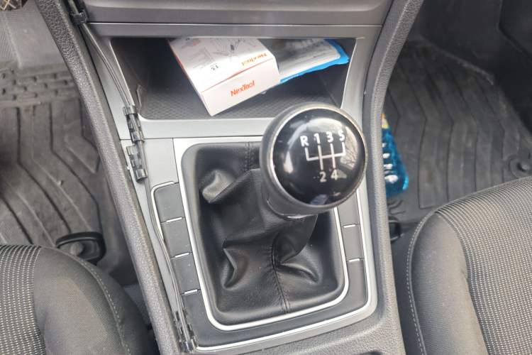 Used Volkswagen Golf 2015 1.6L Manual Fashion Edition Gear Lever