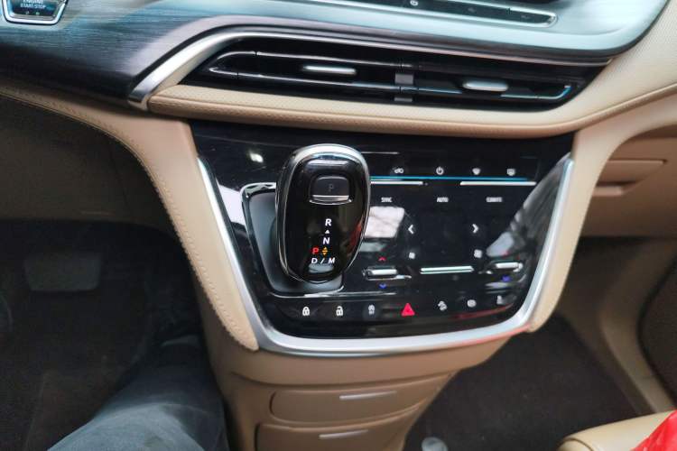 Used Buick GL8 2020 ES Land Cruiser 653T Luxury Model
