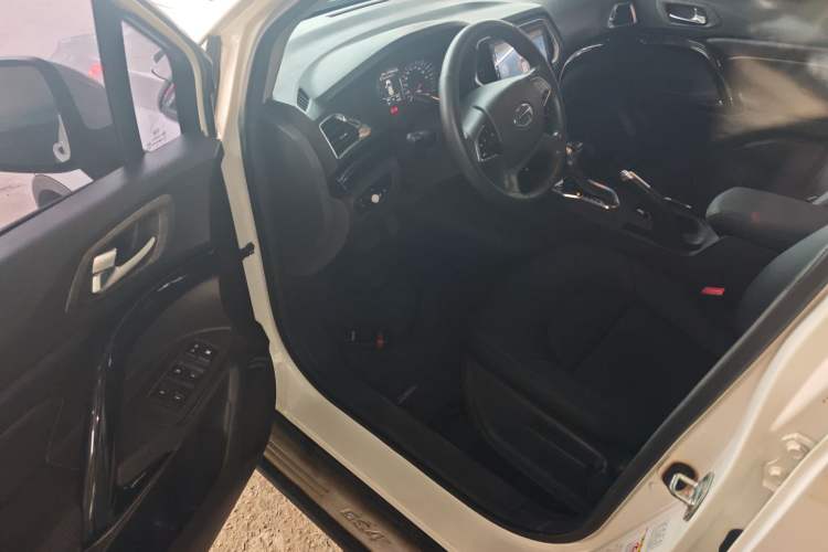 Used GAC Trumpchi GS4 2015 200T G-DCT Elite Edition Driver Seat