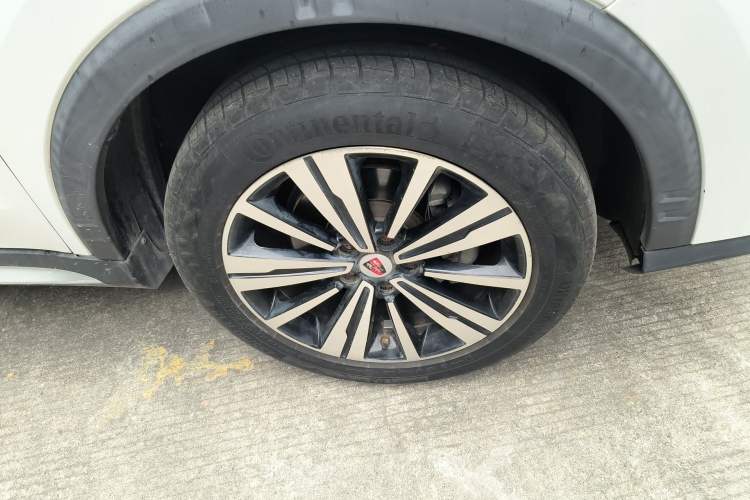 Used Roewe RX5 New Energy 2017 eRX5 50T Hybrid Connected Prestige Flagship Edition Right Front Wheel Hub
