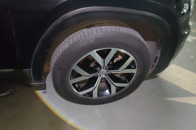 Used Volkswagen Teramont 2019 380TSI Four-Wheel Drive Luxury Version China VI Standard Right Front Wheel Hub