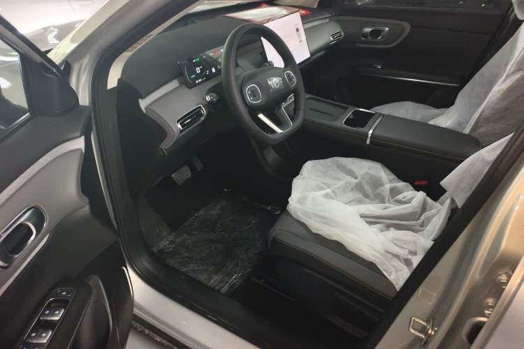 Used CHANGAN NEVO Q05 2026 Model 405Max
