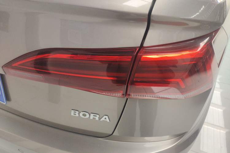Used Volkswagen Bora 2019 1.5L Manual Fashion Edition Right Rear Taillight