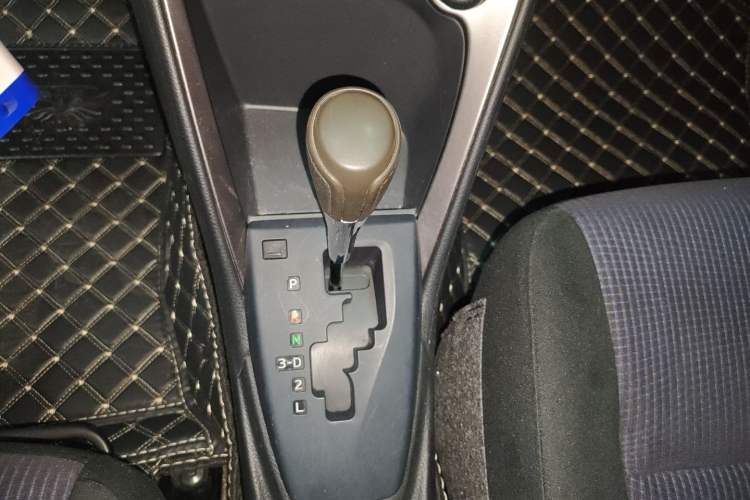 Used Toyota YARiS L Zhi Xuan 2015 1.5E Automatic Charm Edition
