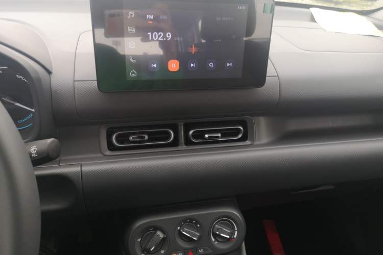 Used Wuling Hongguang New Energy 2025 Extended-Range Hybrid 50 km Standard Version
