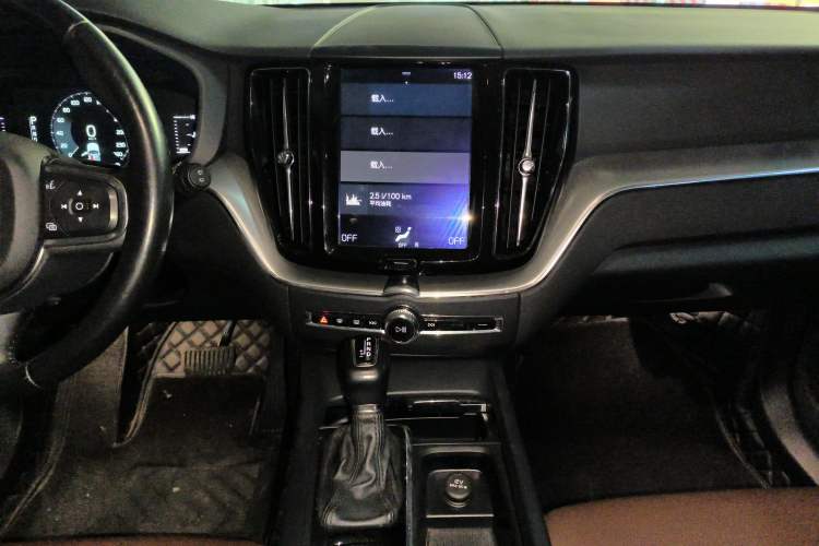 Used Volvo XC60 2019 T5 4x4 Smart Edition China VI Standard