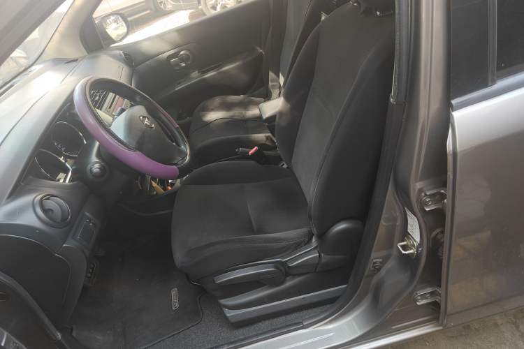 Used Nissan Livina 2013 1.6XE CVT Comfort Edition Left Front Seat