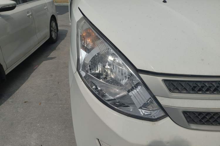 Used Wuling Rongguang V 2016 1.2L Practical Model Non-Power-Assisted
