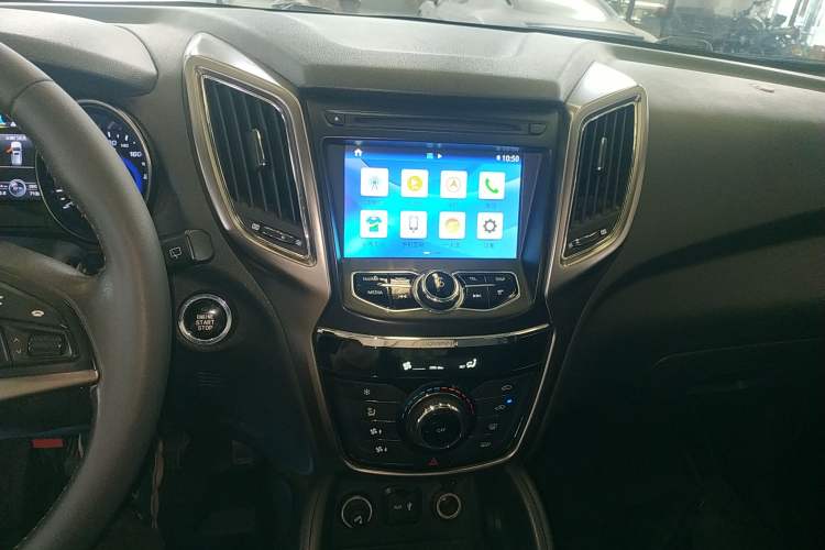 Used CHANGAN CS75 2016 2.0L Manual Leading Version China V Standard Audio And AC Panel