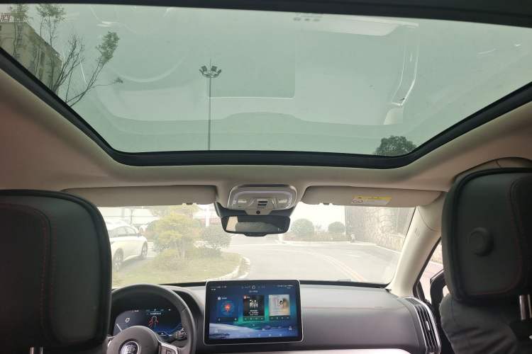 Used BYD Tang New Energy 2018 DM 2.0T All-Wheel Drive Smart Connect Elite 7-Seater China V Emission Standard