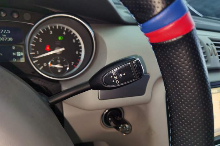 Used Mercedes-Benz R-Class 2015 R 320 4MATIC Luxury Model