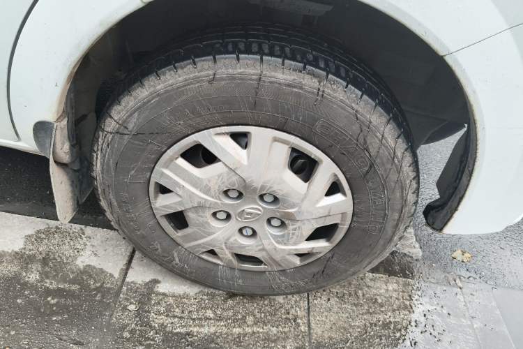 Used SAIC MAXUS Xintu V80 2025 PRO Aoyuntong 2.0T Manual Long Wheelbase Mid-Height 6/7/8/9-Seater Right Front Wheel Hub