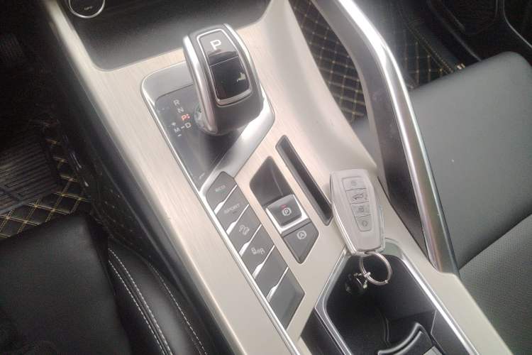 Used Geely Auto Coolray 2019 260T DCT Knight China V Standard Gear Lever