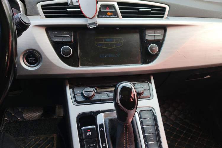 Used Geely Auto Emgrand X7 Sport 2016 1.8TD Automatic ZhiZun Version Audio And AC Panel